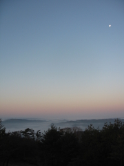 Morning Fog and Moon on Dec. 27 2007
