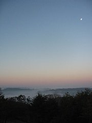 Moon upon the sea of the cloud on Dec. 27, 2007